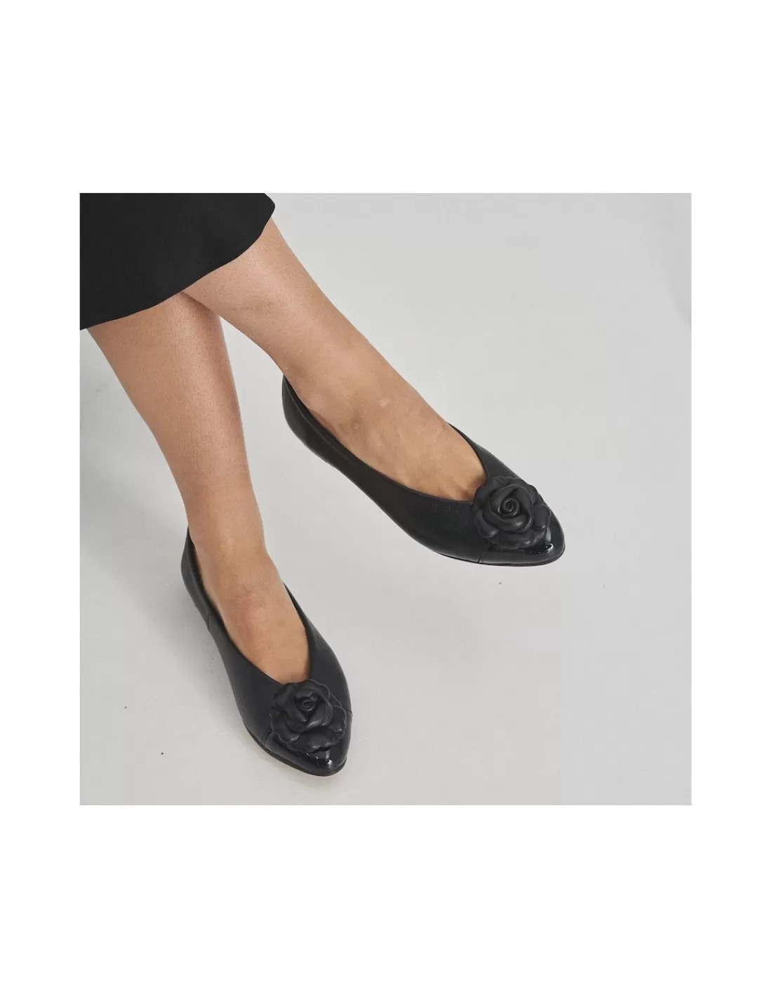 bailarina_amelie_punta_charol_flor_4.webp Mujer MONPIEL Bailarinas Manoletinas Mujer*Bailarina Amelie Punta Charol Flor