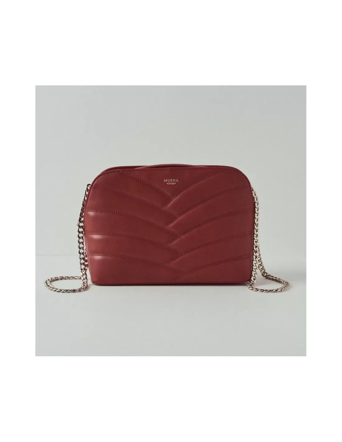 bolso_acolchado_de_piel_con_cadena_oro_3-2.webp Mujer MONPIEL Bolsos De Piel Medianos | Bolsos Piel Mujer*Bolso Acolchado de Piel con Cadena Oro