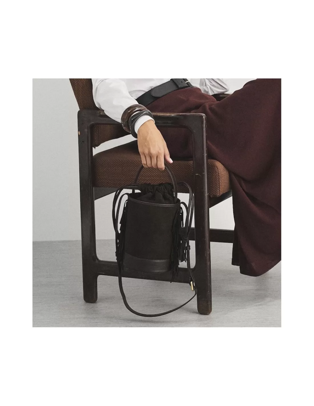 bolso_de_cubo_de_piel_flecos_pequeno_roma_1-2.webp Mujer MONPIEL Bolsos De Piel Pequeños | Bolsos Piel Mujer*Bolso de Cubo de piel flecos Pequeno Roma