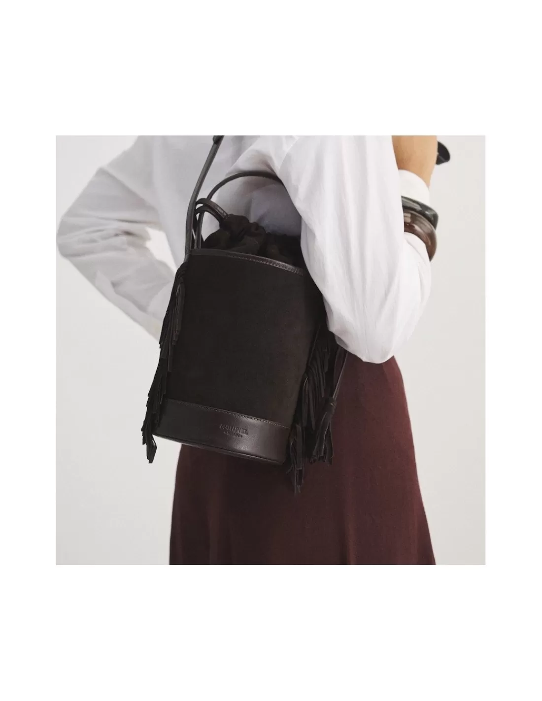 bolso_de_cubo_de_piel_flecos_pequeno_roma_2-1.webp Mujer MONPIEL Bolsos De Piel Pequeños | Bolsos Piel Mujer*Bolso de Cubo de piel flecos Pequeno Roma