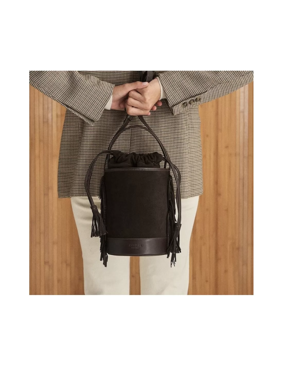 bolso_de_cubo_de_piel_flecos_pequeno_roma_3-1.webp Mujer MONPIEL Bolsos De Piel Pequeños | Bolsos Piel Mujer*Bolso de Cubo de piel flecos Pequeno Roma