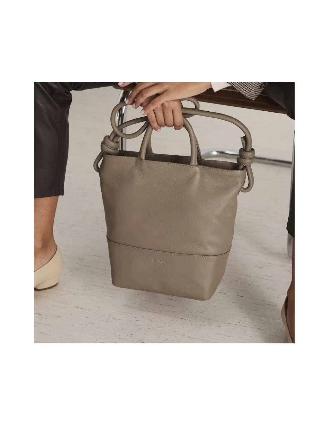 bolso_hobo_grande_nudos_2-3.webp Mujer MONPIEL Bolsos De Piel Grandes | Bolsos Piel Mujer*Bolso Hobo Grande Nudos