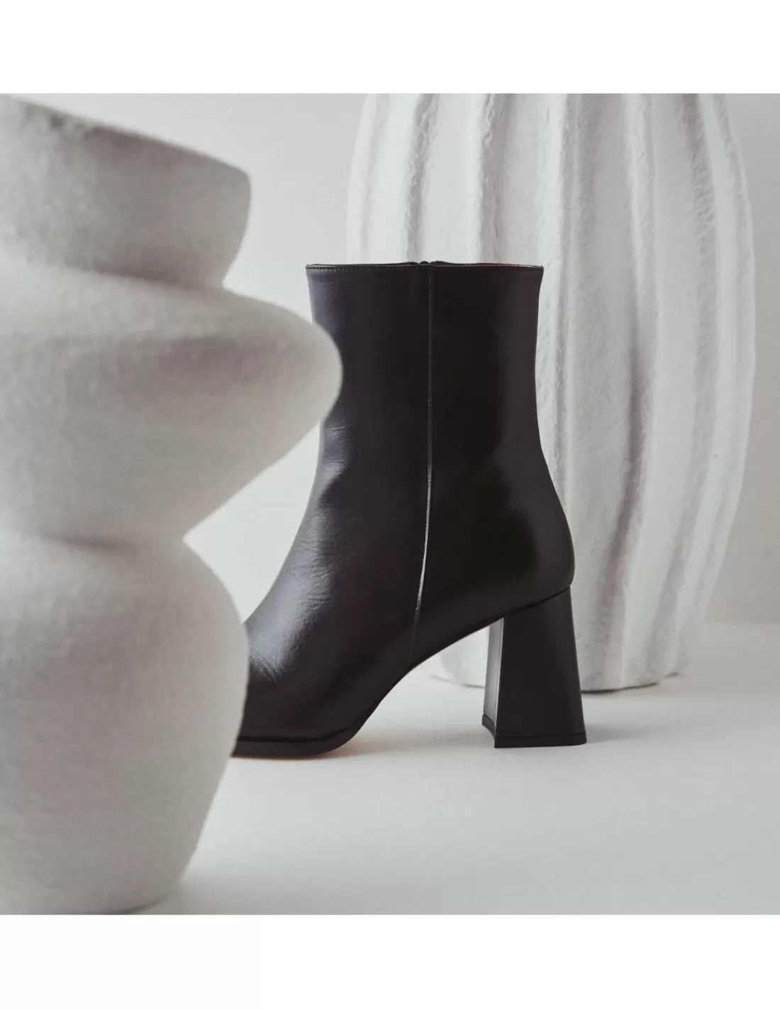 botin_de_tacon_valentina_6.webp Mujer MONPIEL Botines Piel Mujer*Botin de tacon Valentina