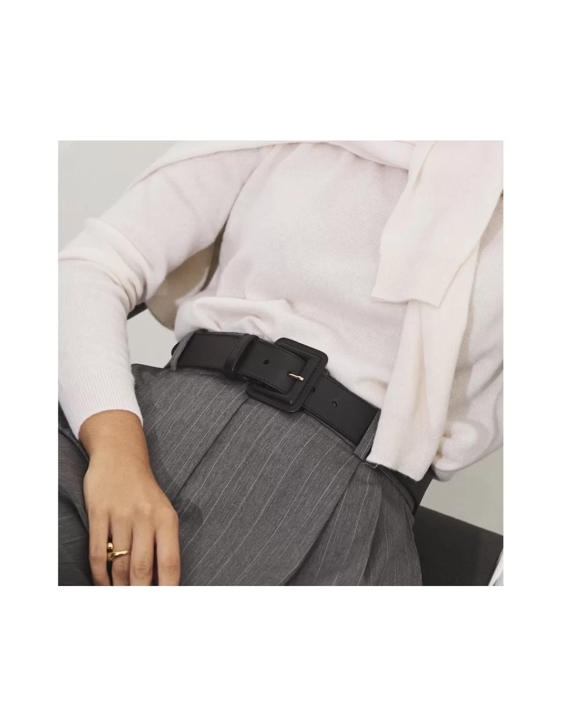 cinturon_ancho_mujer_de_piel_hebilla_forrada_3-1.webp Mujer MONPIEL Cinturones Piel Mujer*Cinturon ancho mujer de piel hebilla forrada